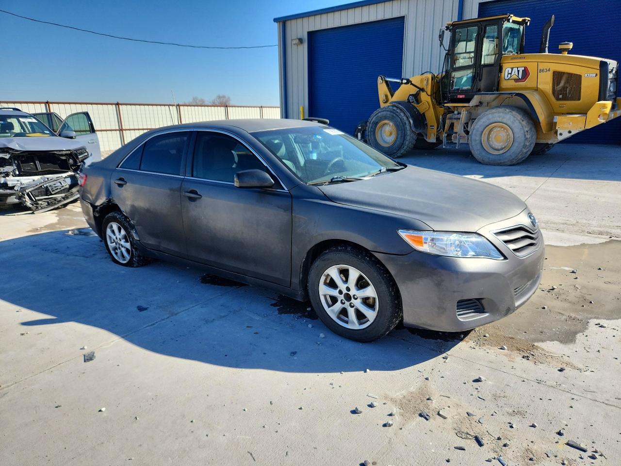 2011 TOYOTA CAMRY LE photo 10