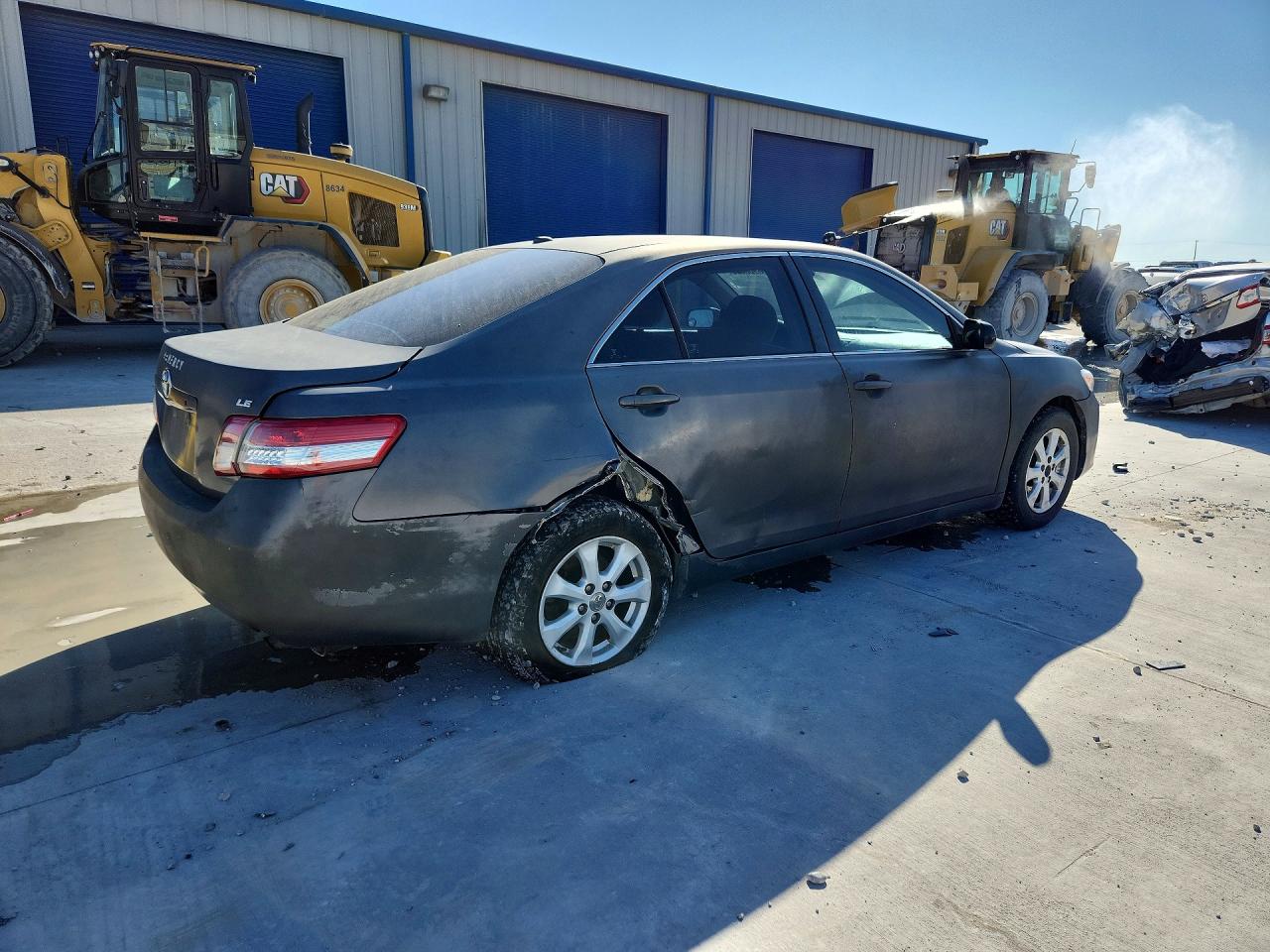 2011 TOYOTA CAMRY LE photo 7