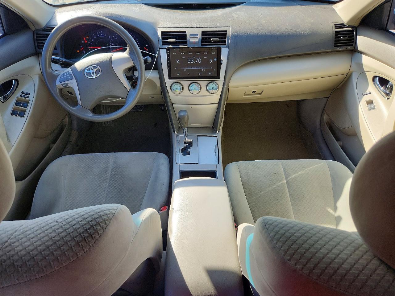 2011 TOYOTA CAMRY LE photo 22