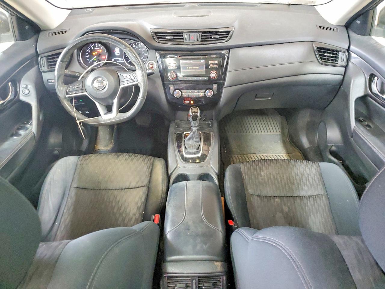2017 NISSAN ROGUE SV photo 22