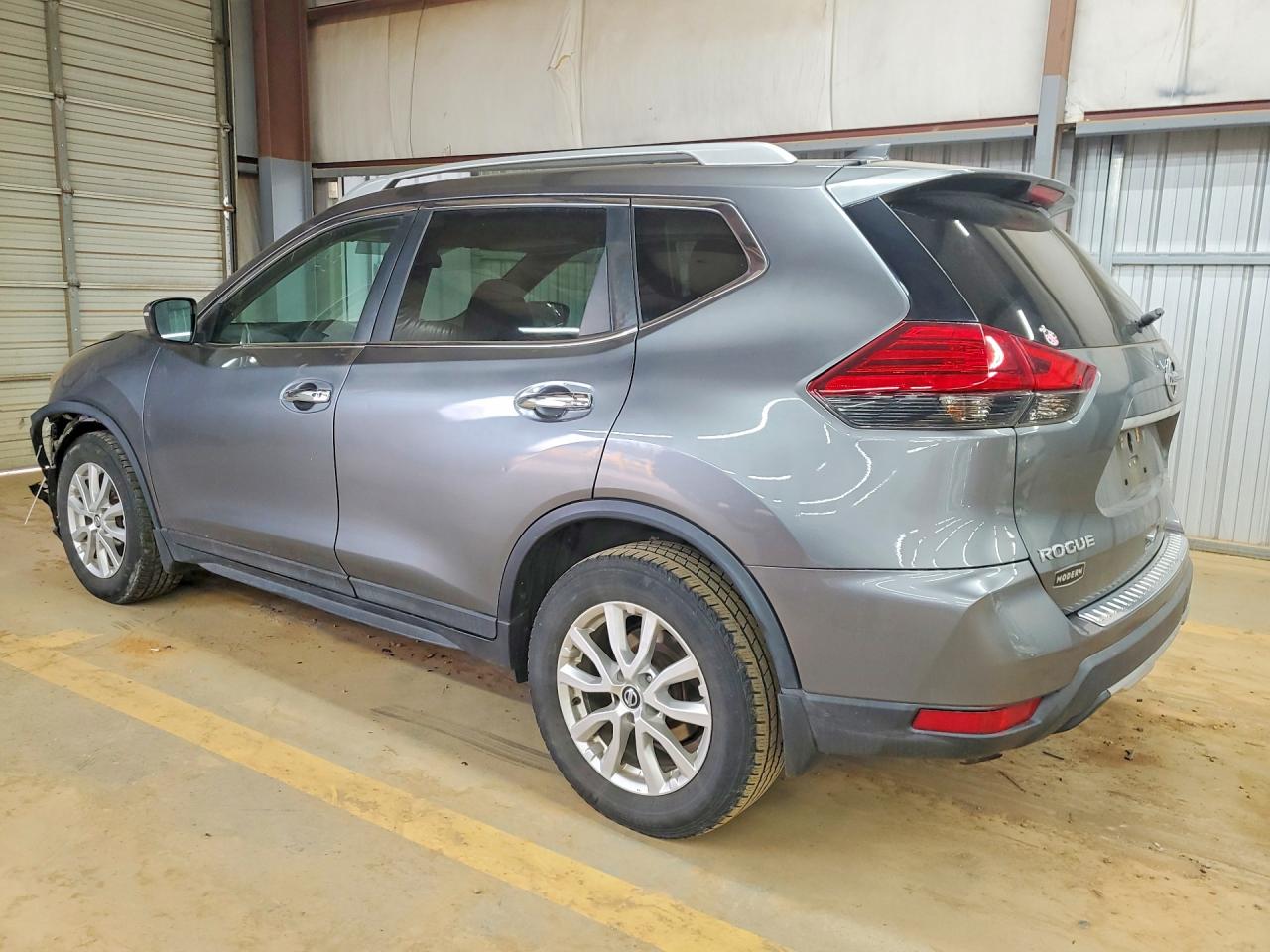 2017 NISSAN ROGUE SV photo 4