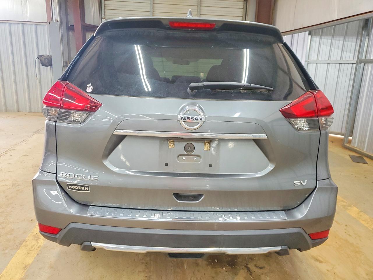 2017 NISSAN ROGUE SV photo 16