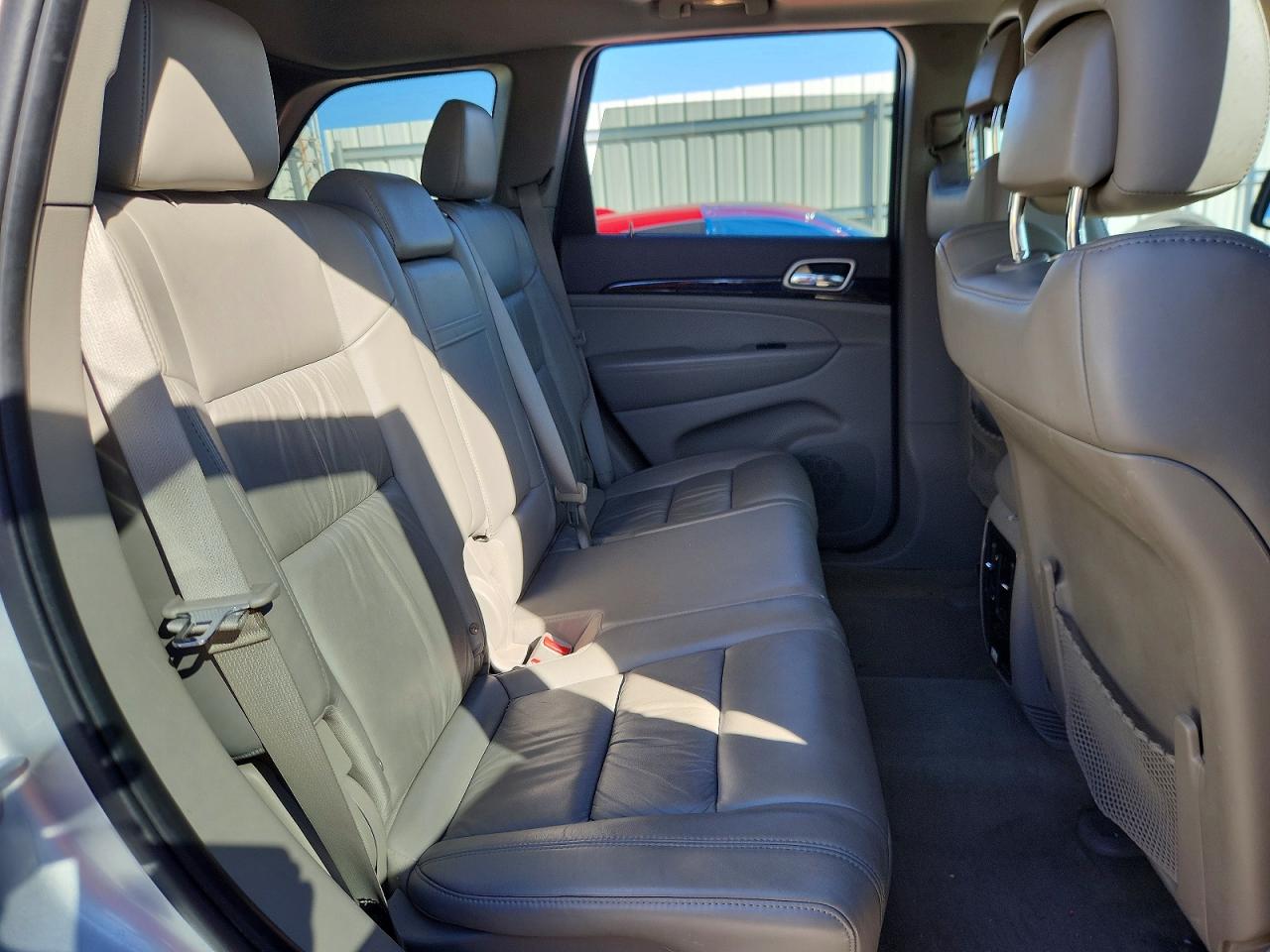 2012 JEEP GRAND CHEROKEE LAREDO photo 10