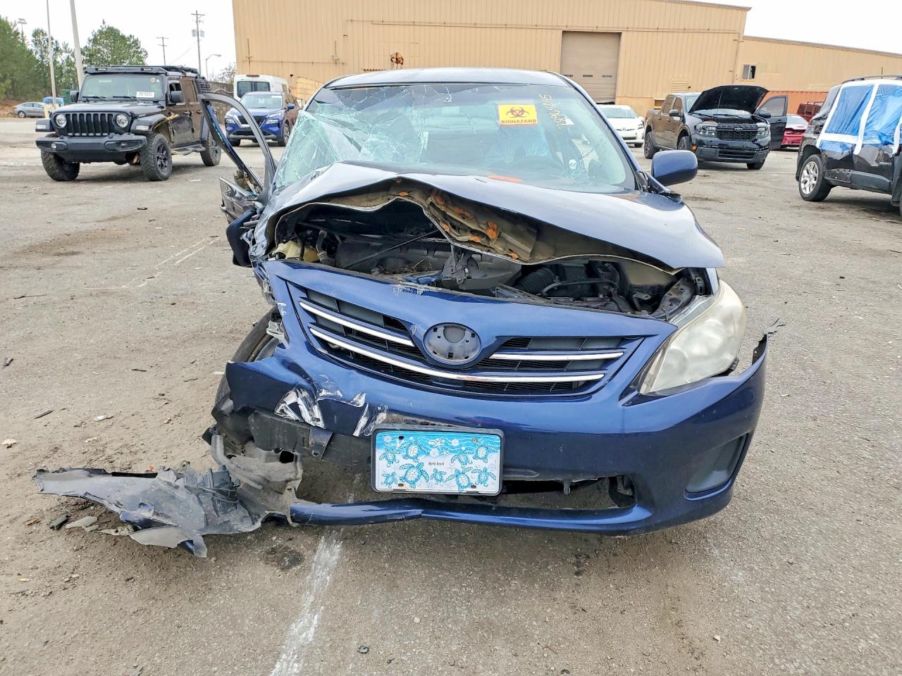 2013 TOYOTA COROLLA LE photo 5