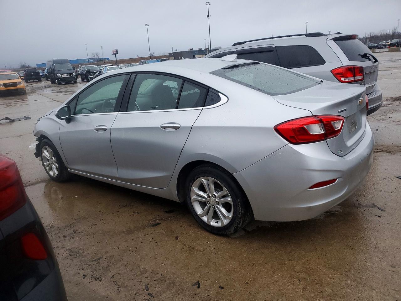 2019 CHEVROLET CRUZE LT photo 2