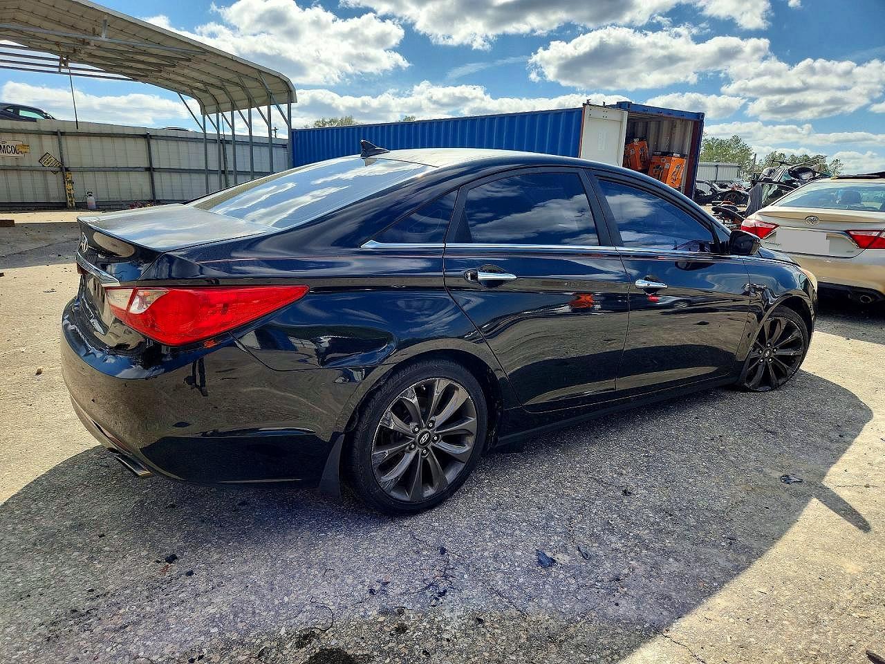 2011 HYUNDAI SONATA SE photo 3