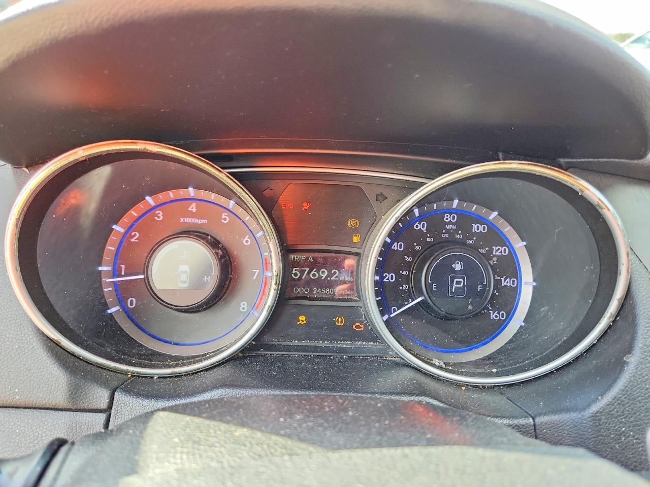 2011 HYUNDAI SONATA SE photo 9