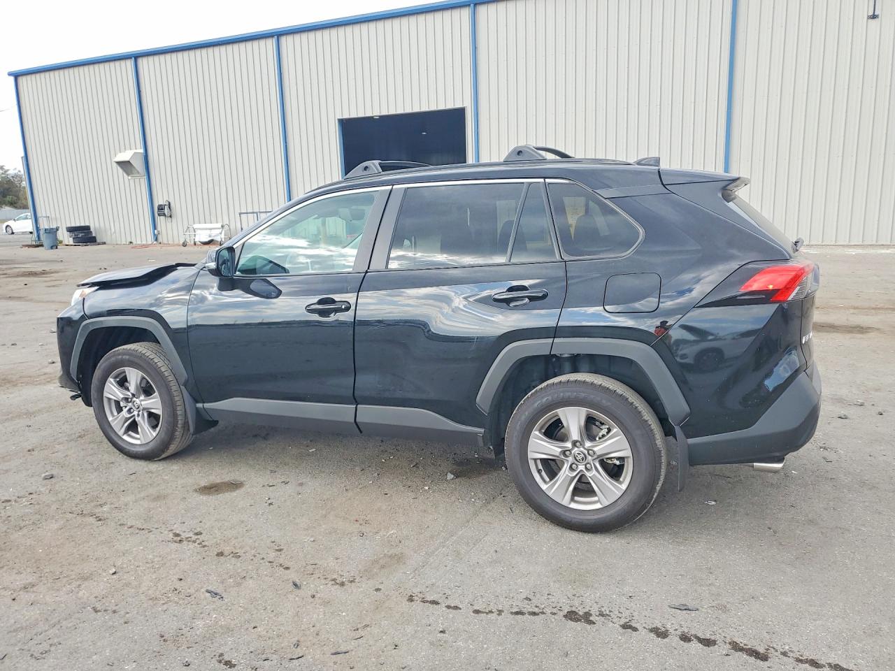 2025 TOYOTA RAV4 XLE photo 2