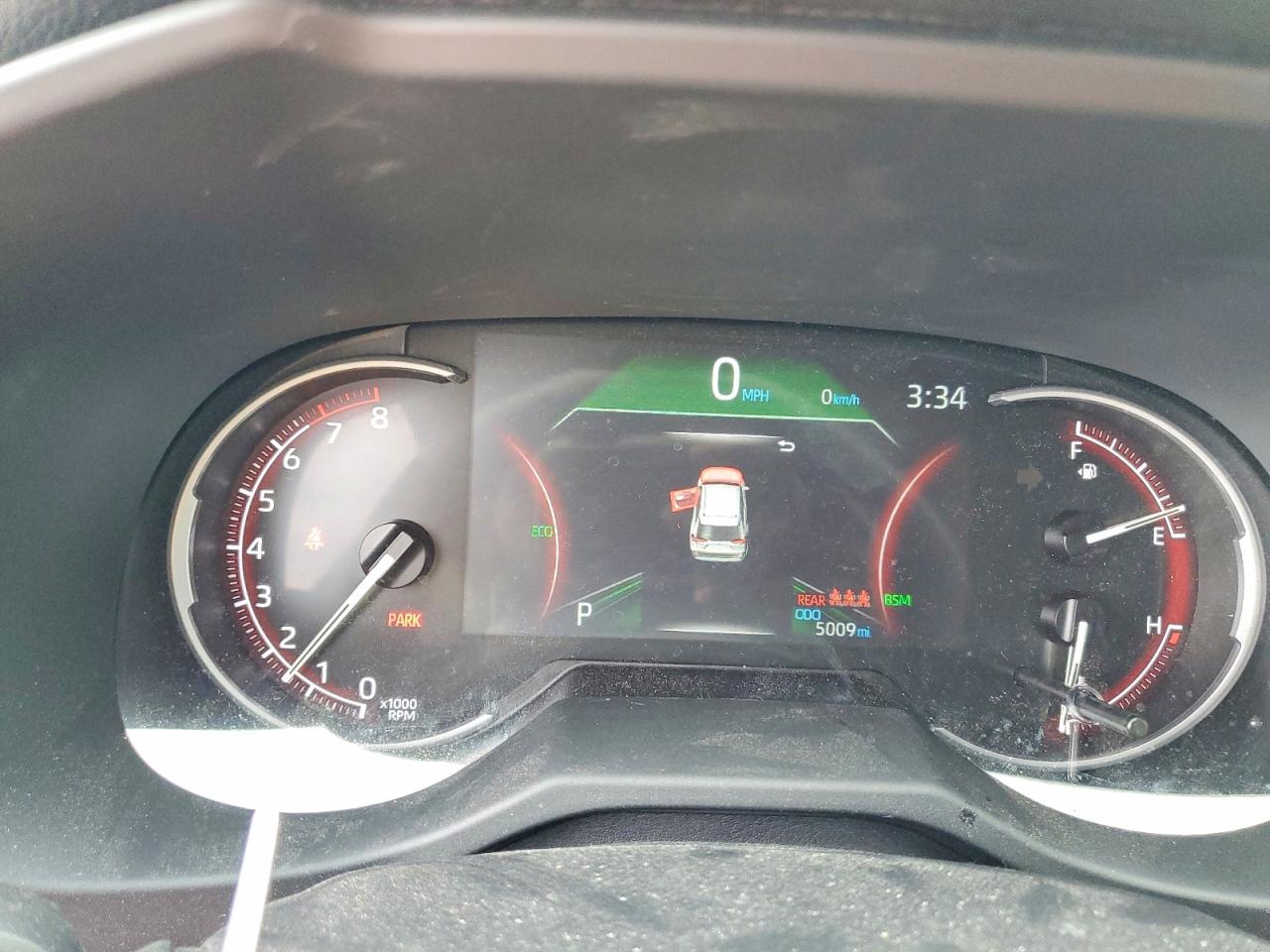 2025 TOYOTA RAV4 XLE photo 9