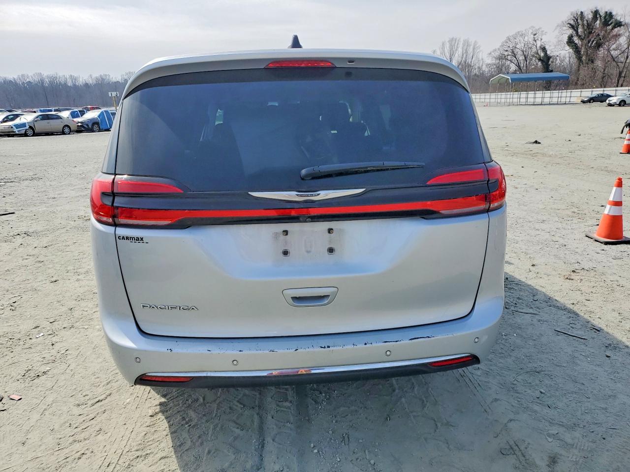 2023 CHRYSLER PACIFICA TOURING L photo 6
