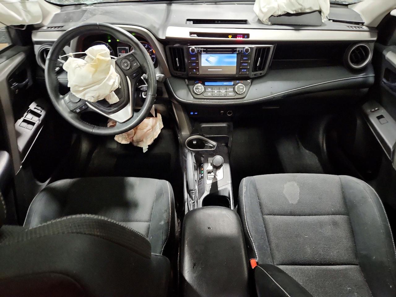 2018 TOYOTA RAV4 XLE photo 15