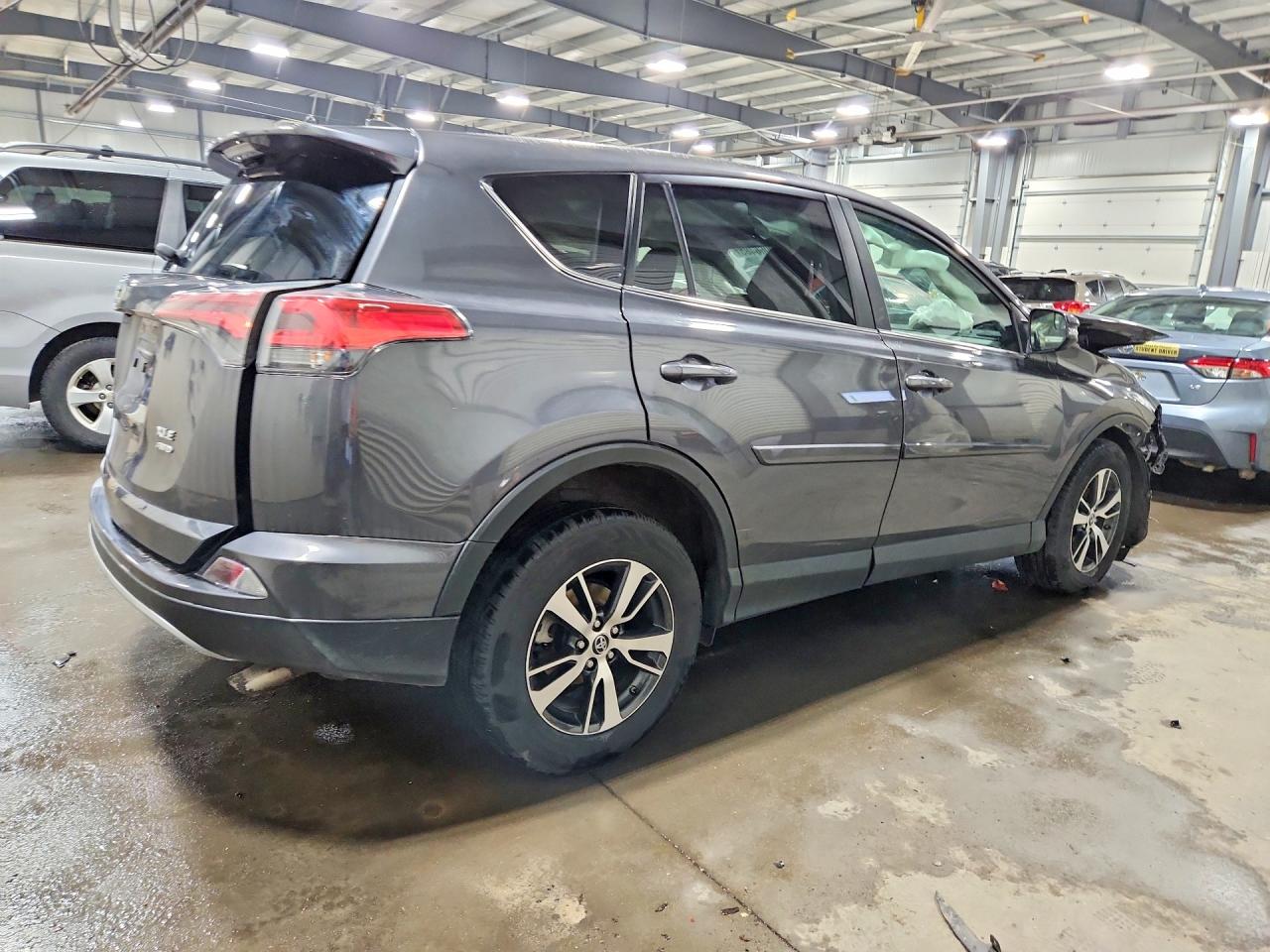2018 TOYOTA RAV4 XLE photo 5