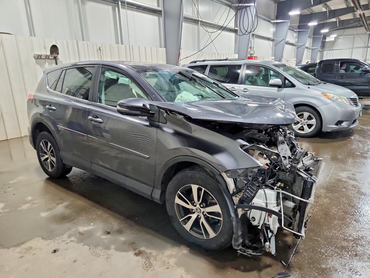2018 TOYOTA RAV4 XLE photo 7