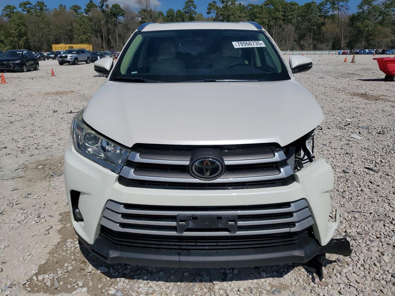 2019 TOYOTA HIGHLANDER photo 13