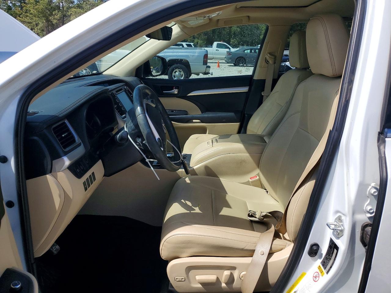 2019 TOYOTA HIGHLANDER photo 19