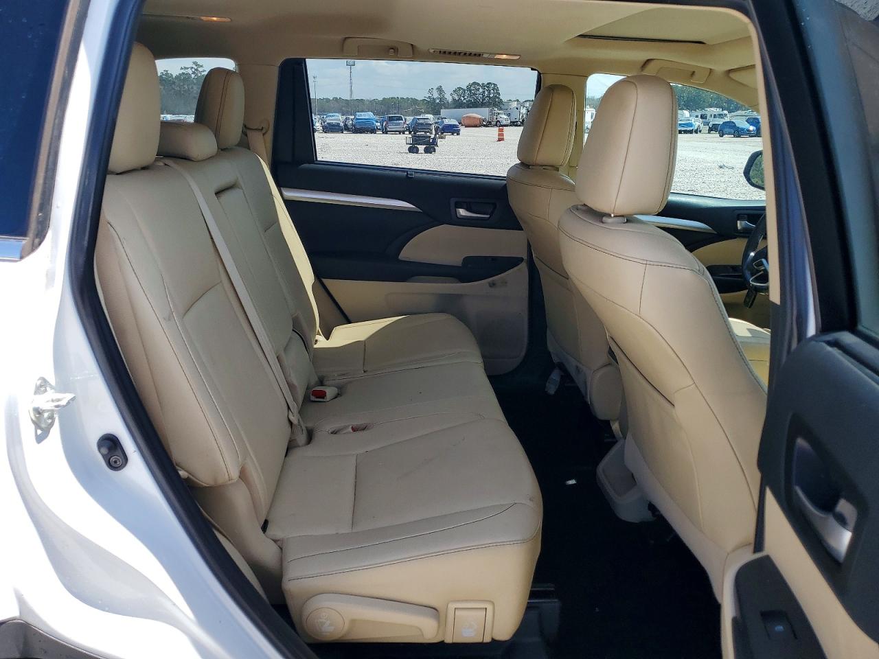 2019 TOYOTA HIGHLANDER photo 31