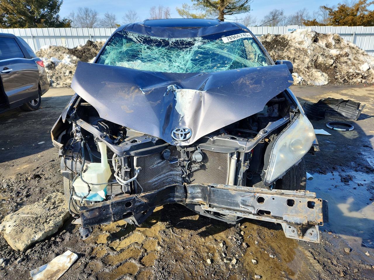 2015 TOYOTA SIENNA XLE 8-PASSENGER photo 5