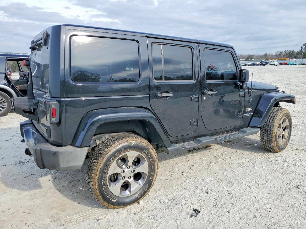 2016 JEEP WRANGLER UNLIMITED SAHARA photo 3