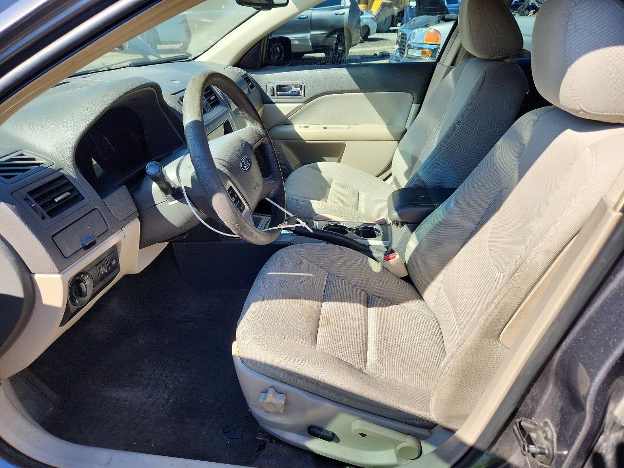 2010 FORD FUSION SE photo 19