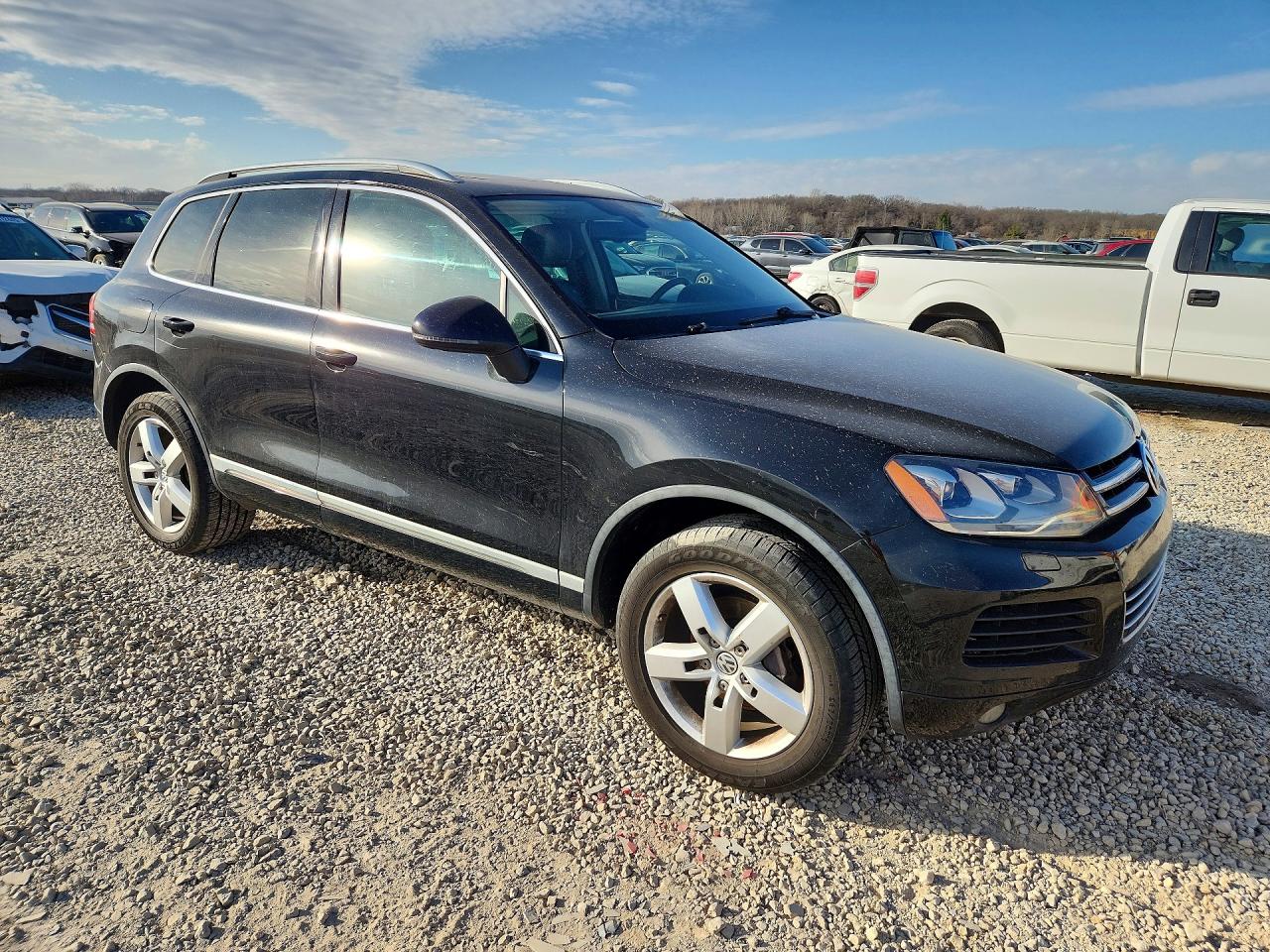 2014 VOLKSWAGEN TOUAREG V6 photo 4