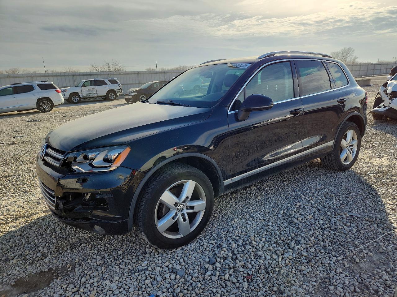 2014 VOLKSWAGEN TOUAREG