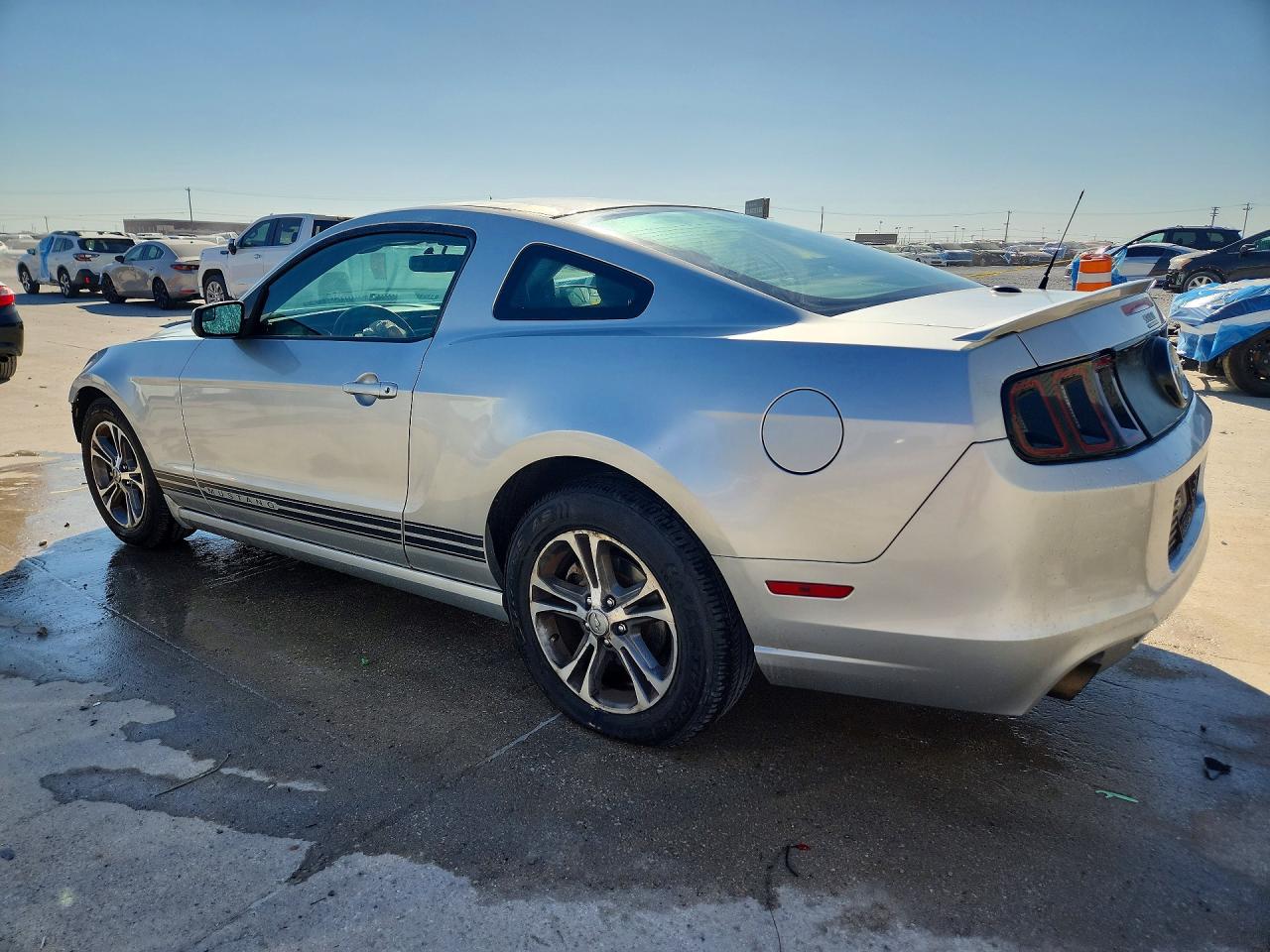 2014 FORD MUSTANG photo 2