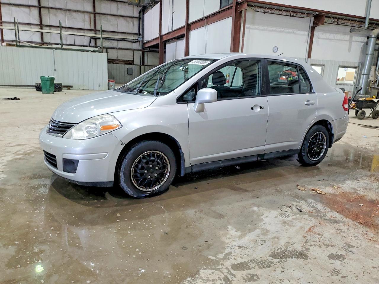 2011 NISSAN VERSA
