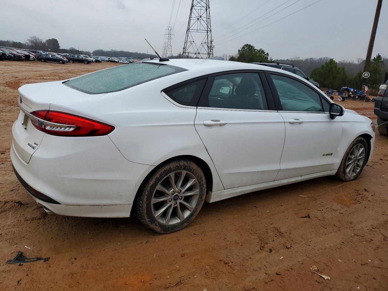 2017 FORD FUSION SE HYBRID photo 3