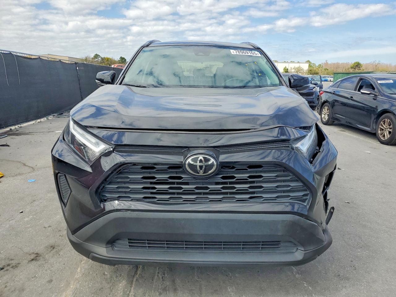 2022 TOYOTA RAV4 XLE photo 13