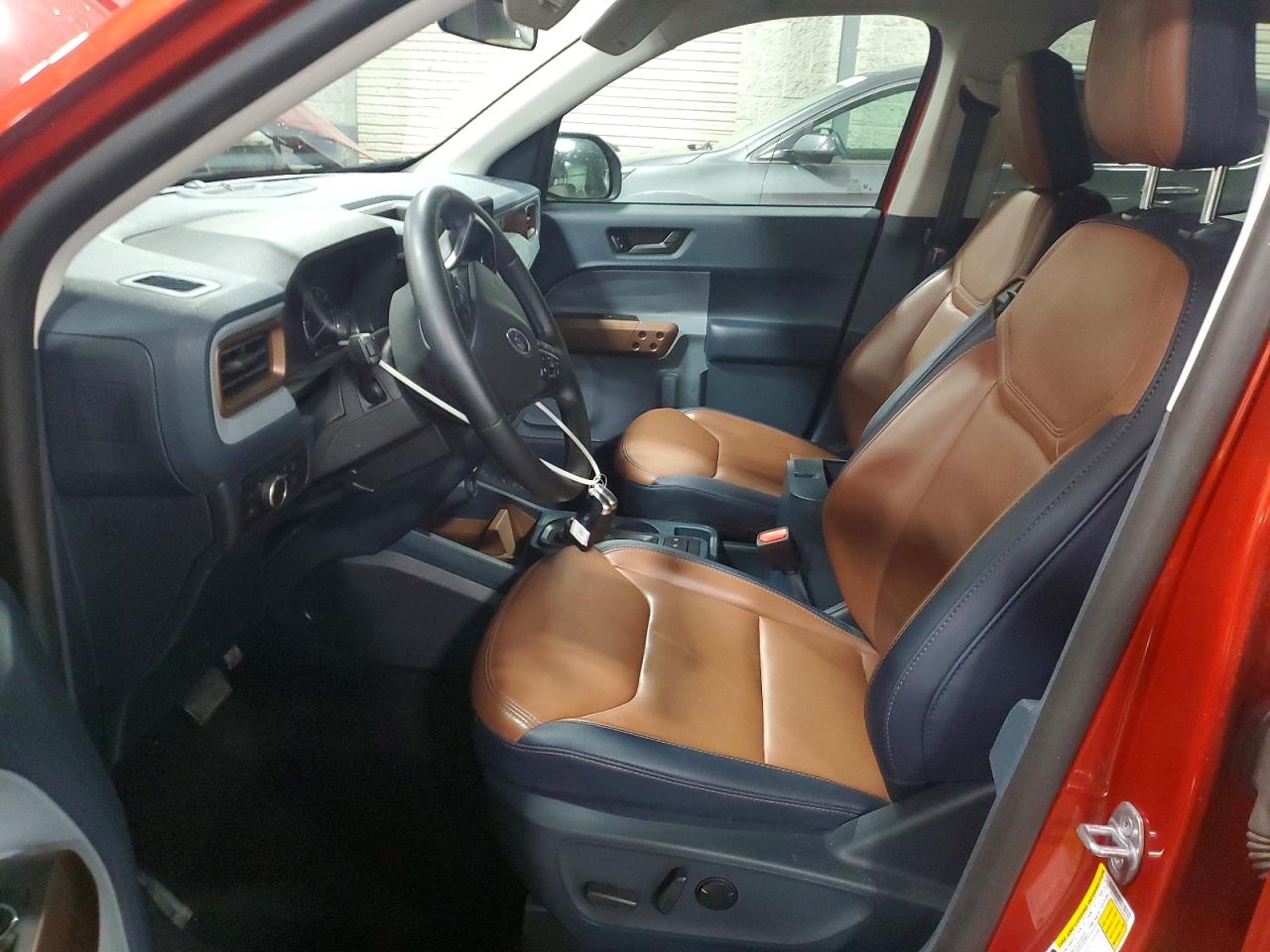 2024 FORD MAVERICK LARIAT photo 19