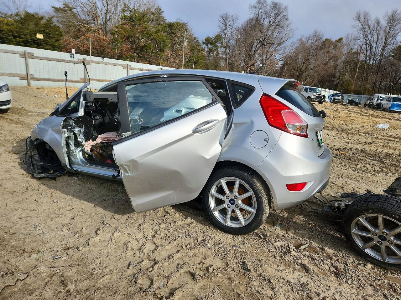 2019 FORD FIESTA SE photo 4