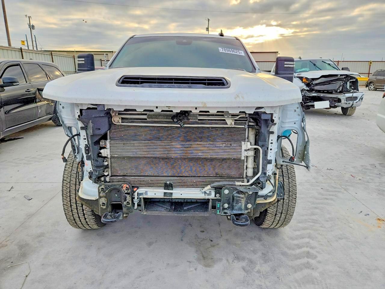 2025 CHEVROLET SILVERADO K2500 HEAVY DUTY photo 5