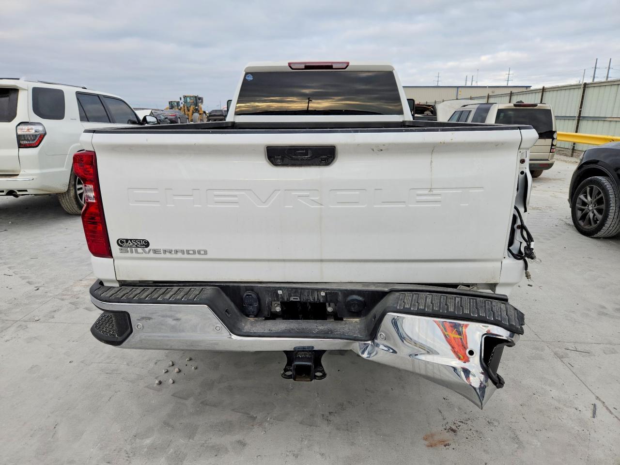 2025 CHEVROLET SILVERADO K2500 HEAVY DUTY photo 6