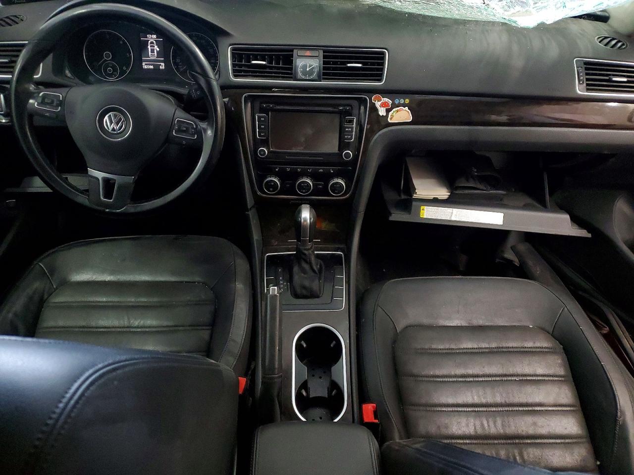 2015 VOLKSWAGEN PASSAT SEL photo 8
