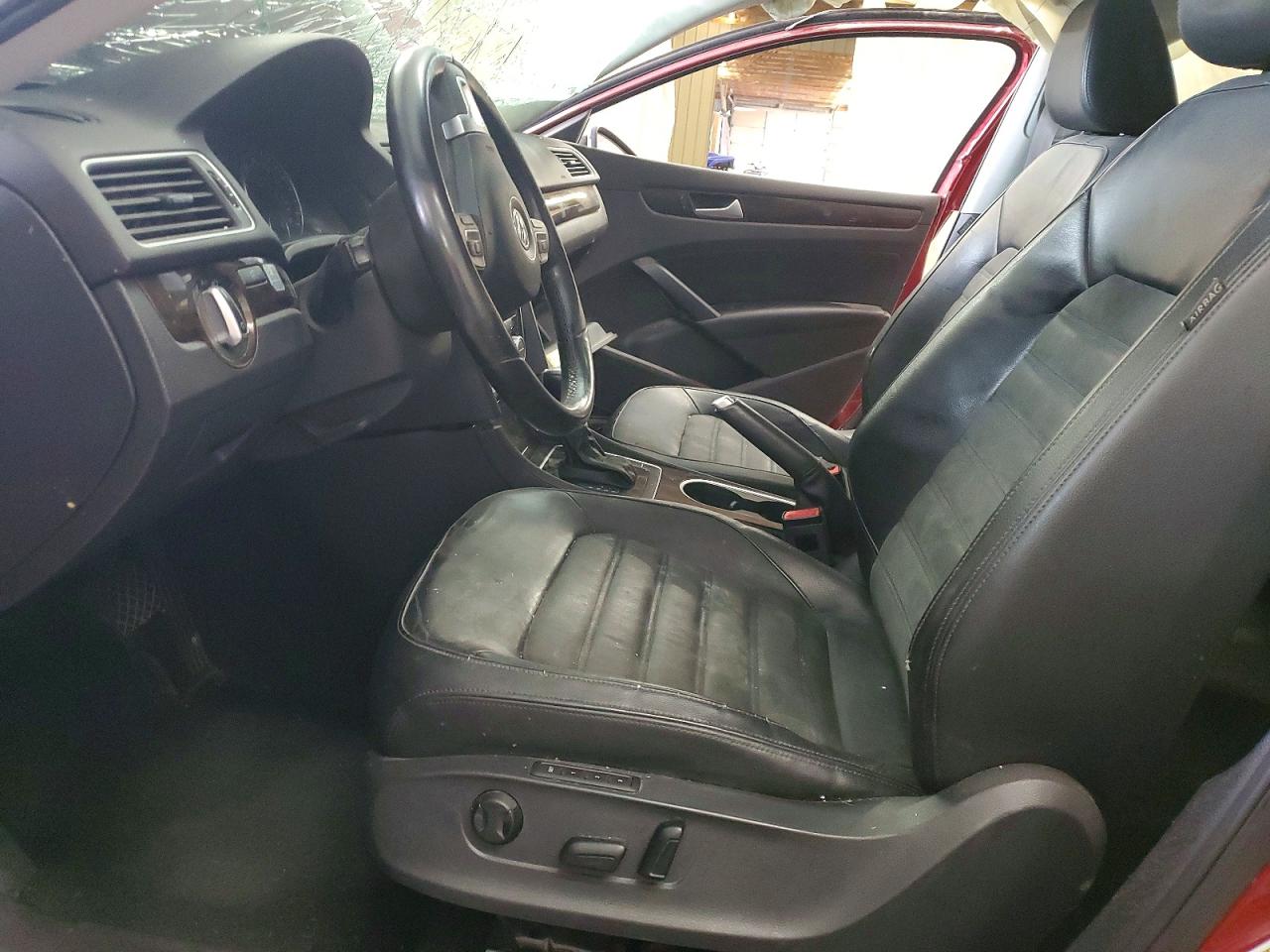 2015 VOLKSWAGEN PASSAT SEL photo 7