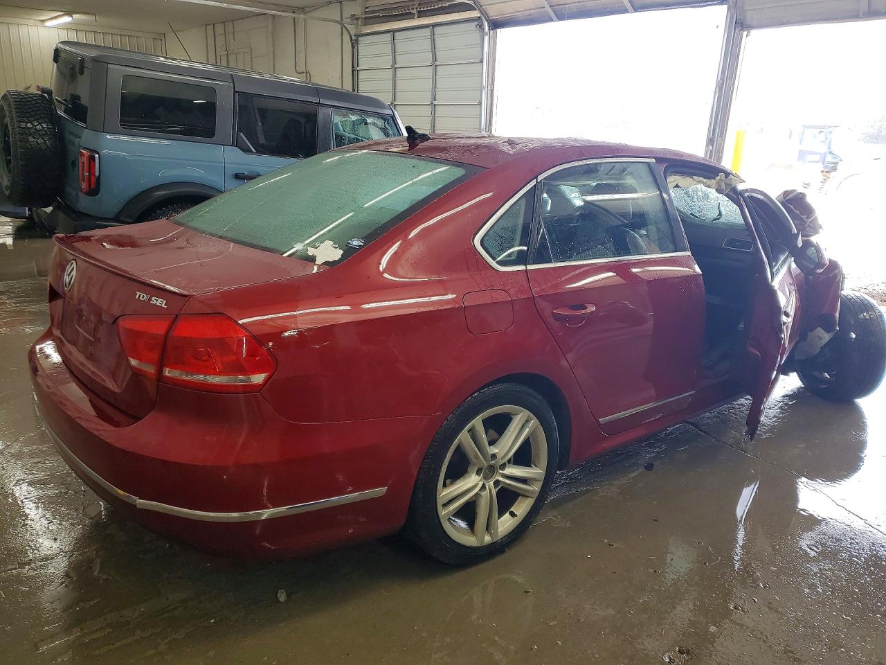2015 VOLKSWAGEN PASSAT SEL photo 3
