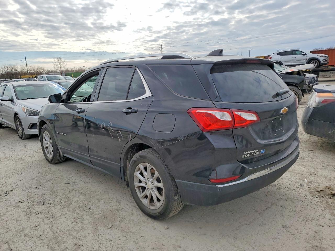 2018 CHEVROLET EQUINOX LT photo 2