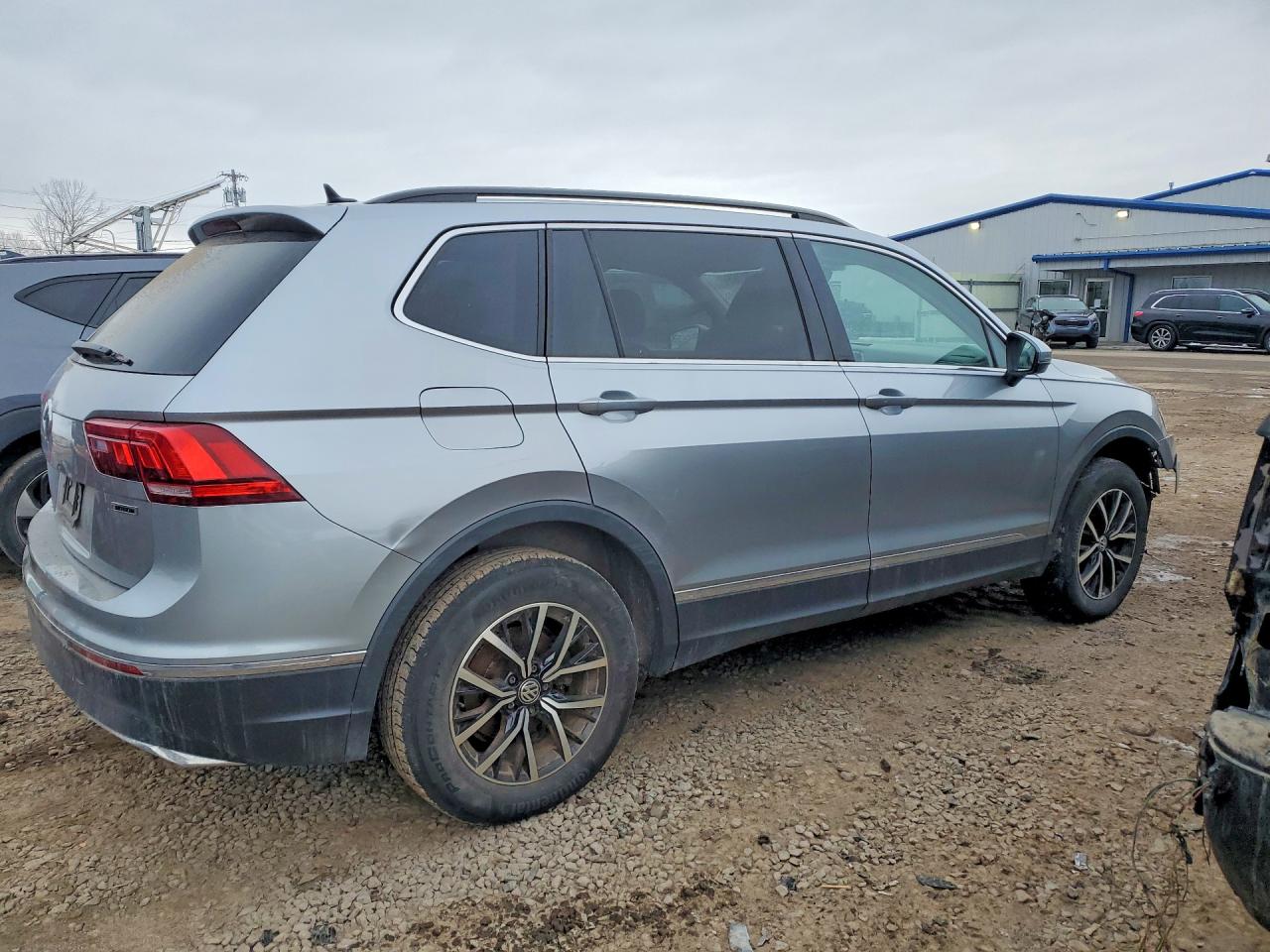 2021 VOLKSWAGEN TIGUAN SE photo 7