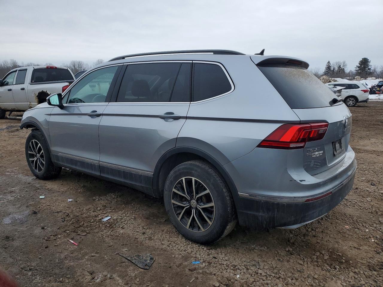 2021 VOLKSWAGEN TIGUAN SE photo 4