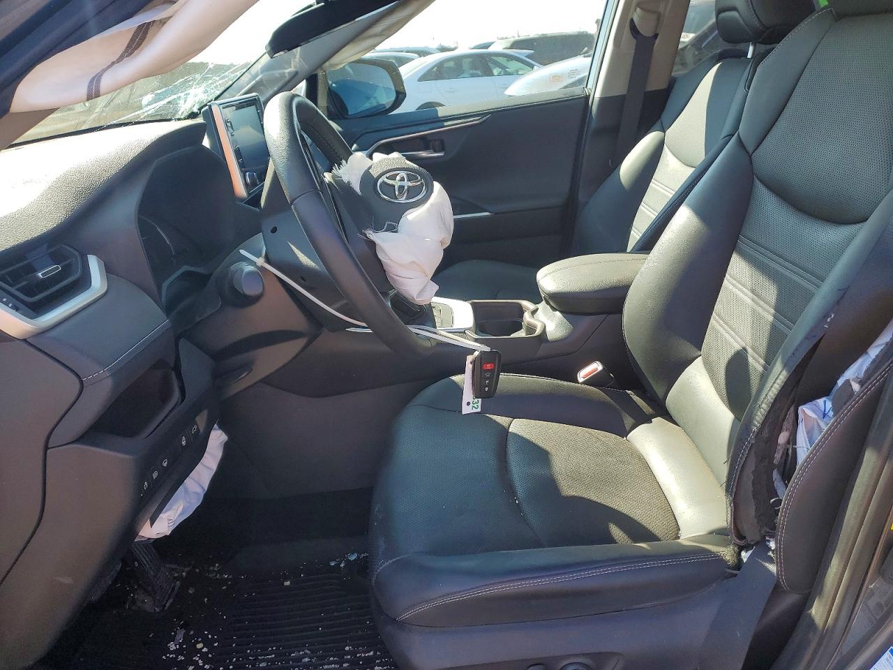 2021 TOYOTA RAV4 LIMITED photo 13