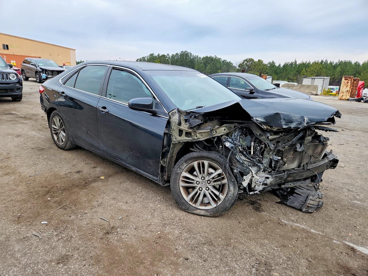 2017 TOYOTA CAMRY SE photo 7