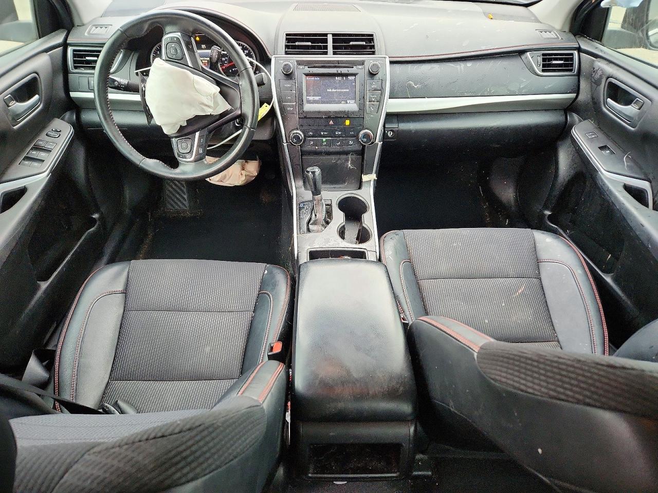 2017 TOYOTA CAMRY SE photo 15