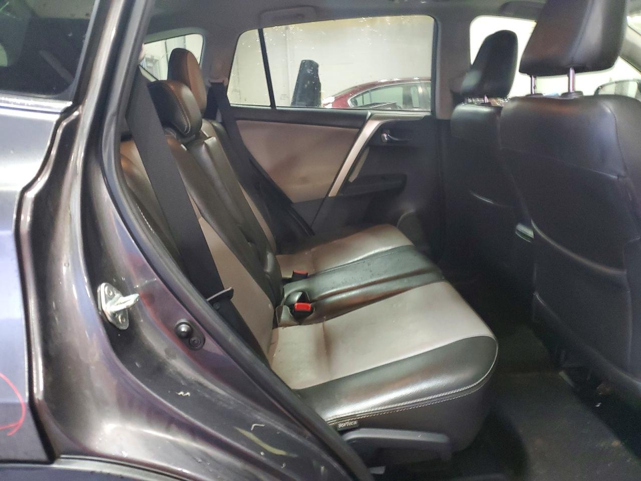 2014 TOYOTA RAV4 XLE photo 11