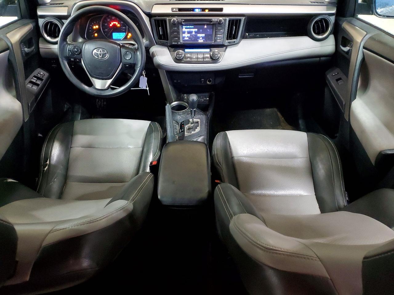 2014 TOYOTA RAV4 XLE photo 8