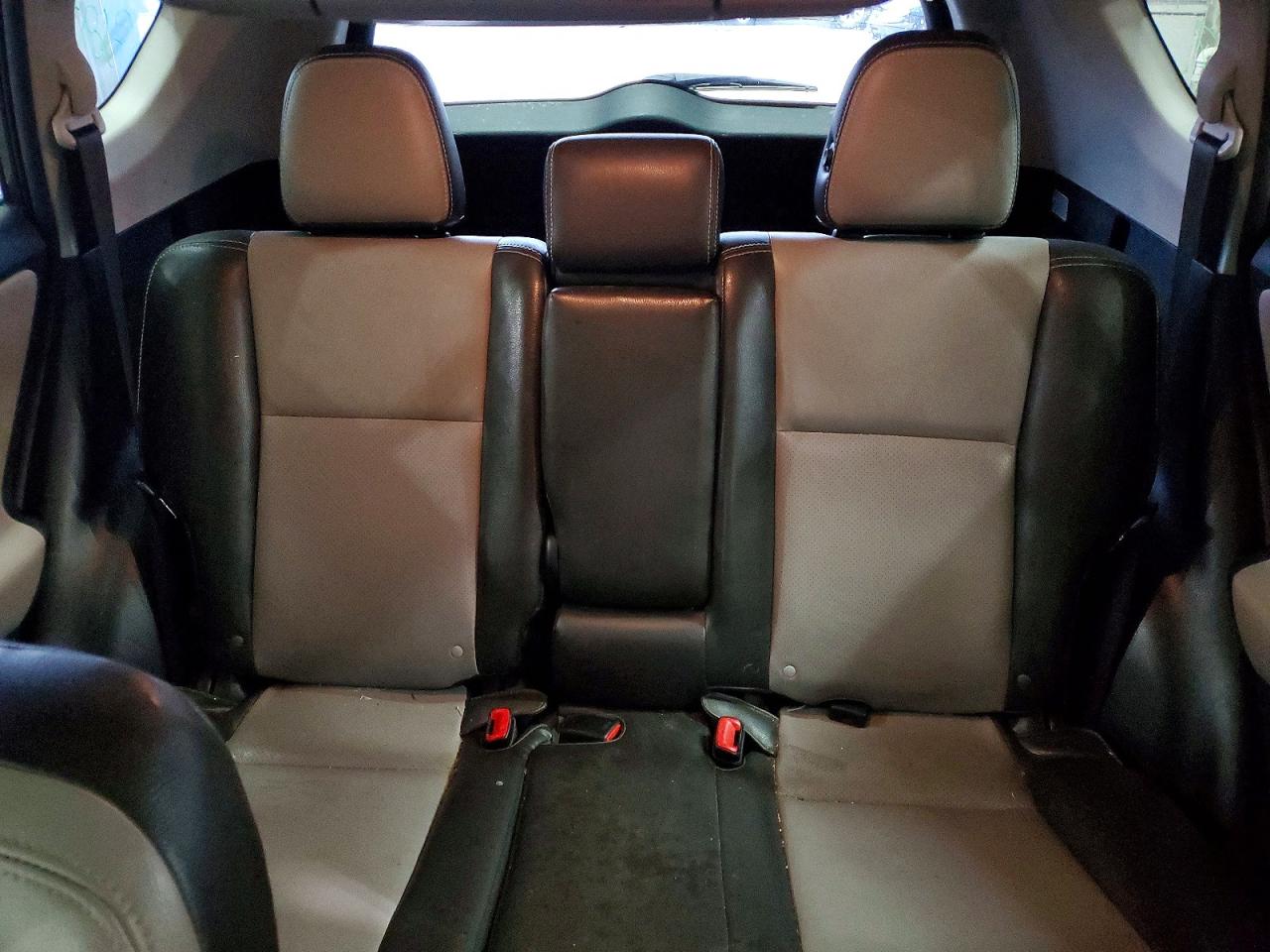 2014 TOYOTA RAV4 XLE photo 10