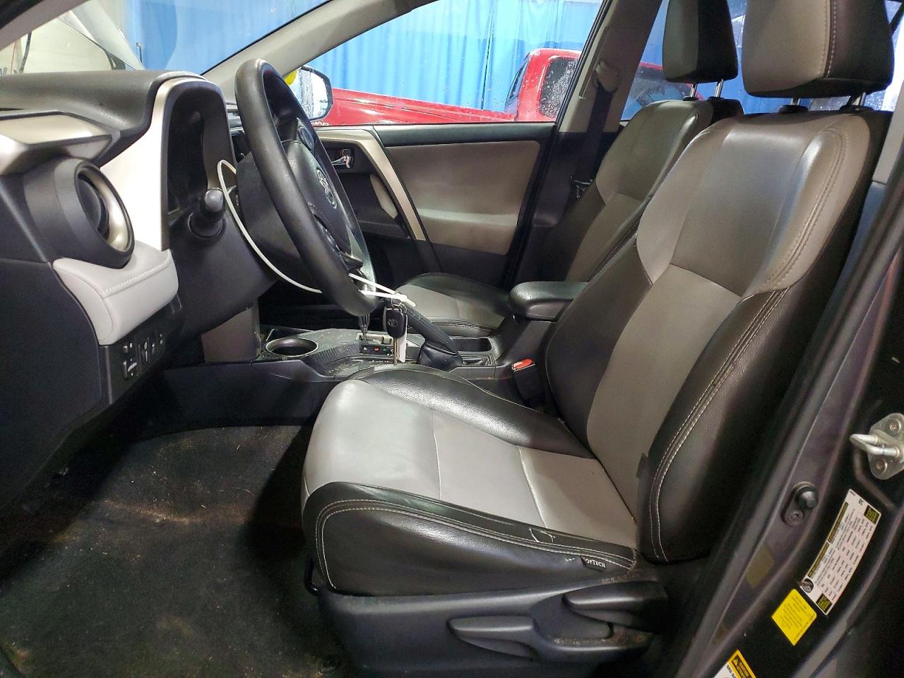 2014 TOYOTA RAV4 XLE photo 7