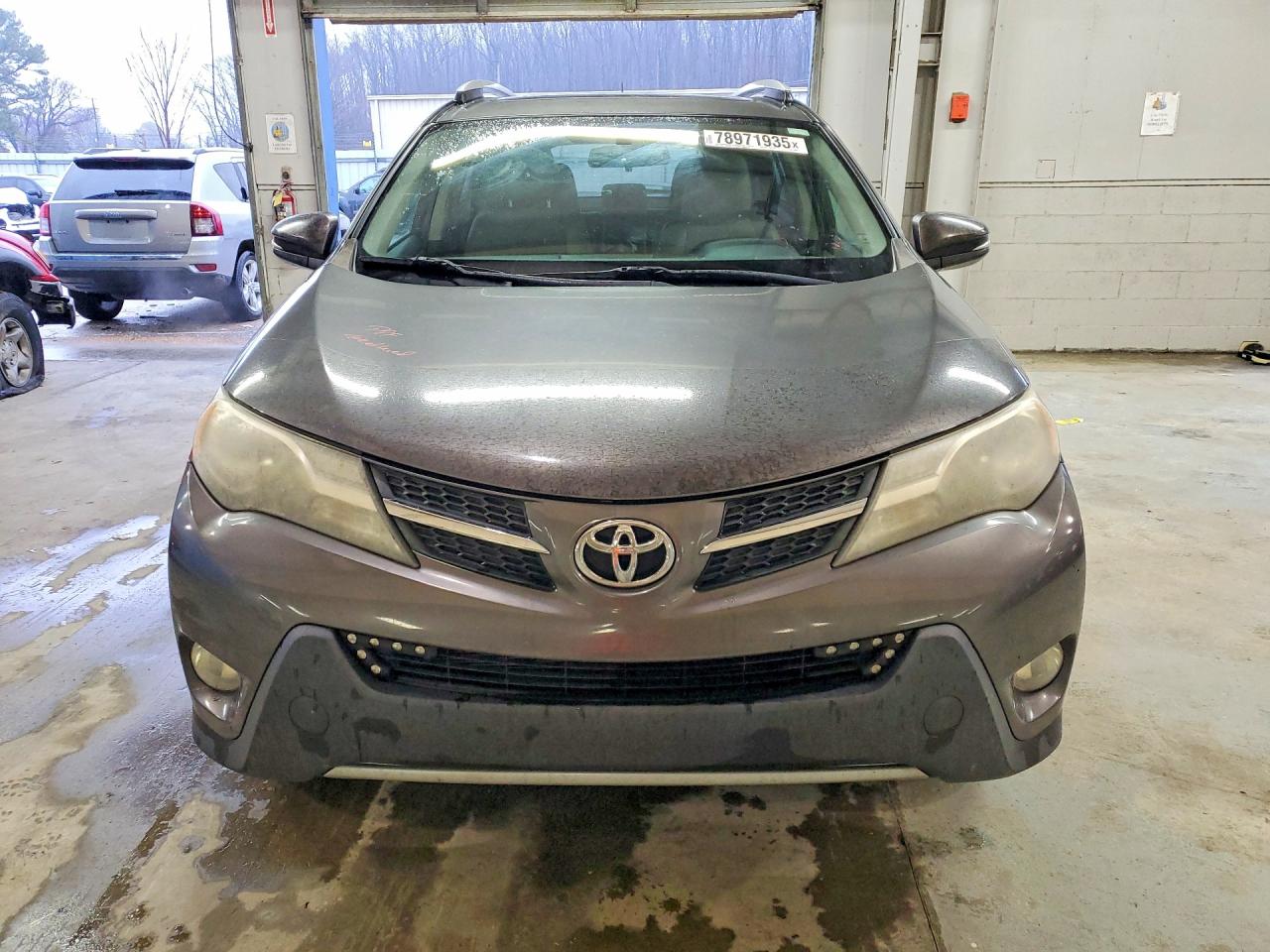 2014 TOYOTA RAV4 XLE photo 5