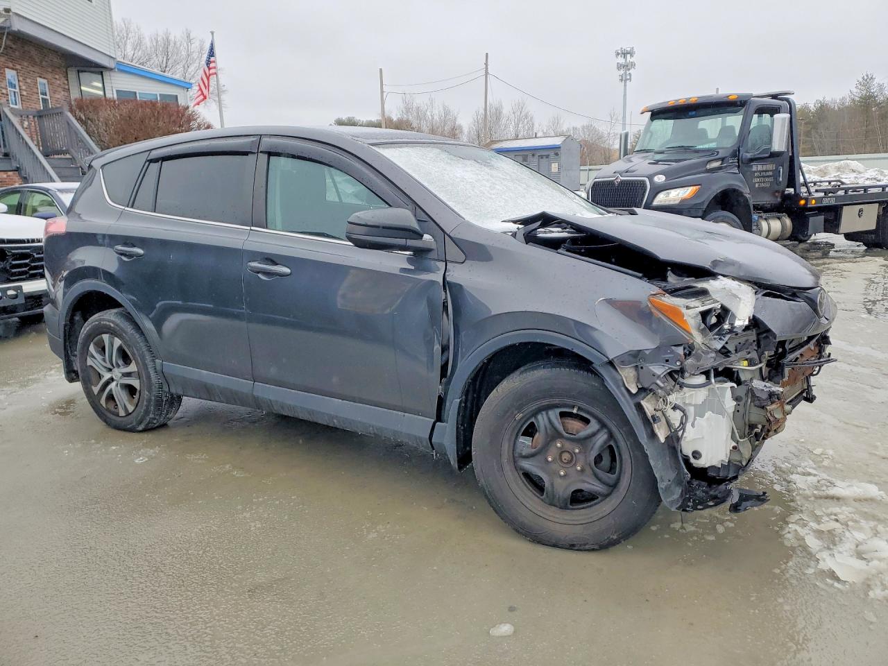 2017 TOYOTA RAV4 LE photo 4