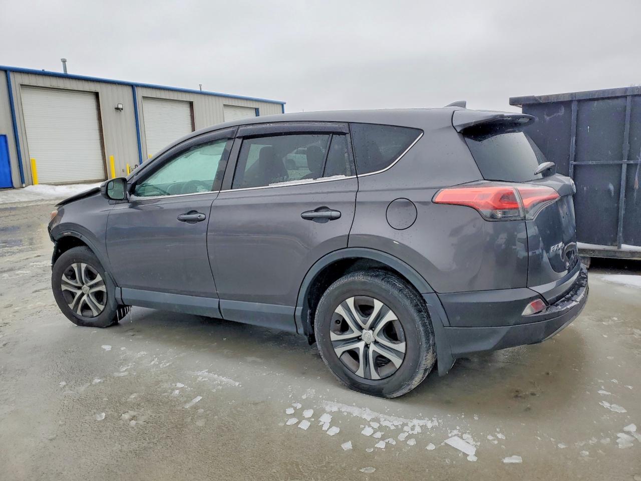 2017 TOYOTA RAV4 LE photo 2