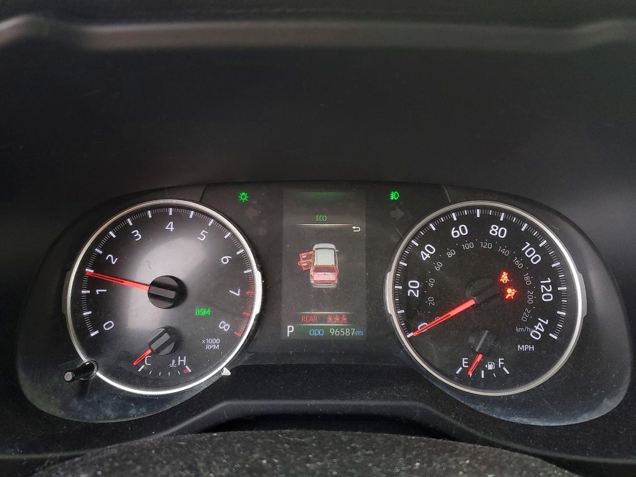 2021 TOYOTA RAV4 XLE photo 9